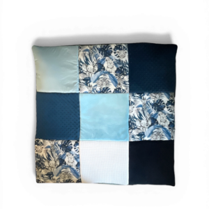 Tapis d'éveil et de motricité pour bébé safari avec animaux sauvage- couleur marine, bleu ciel et blanc , différentes textures